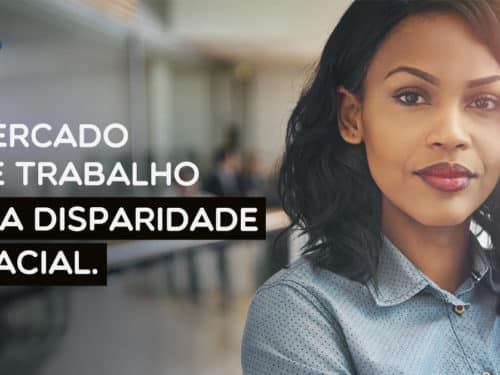 uma mulher de camisa azul está olhando para a câmera com a legenda "mercado de trabalho e a disparidade racial"