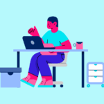 Pessoa trabalhando em um laptop na mesa